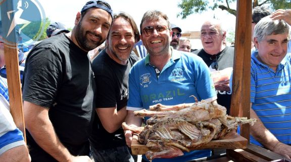 Carpintería vuelve a encender el fuego de una fiesta que reúne a toda la región y visitantes de todo el país
