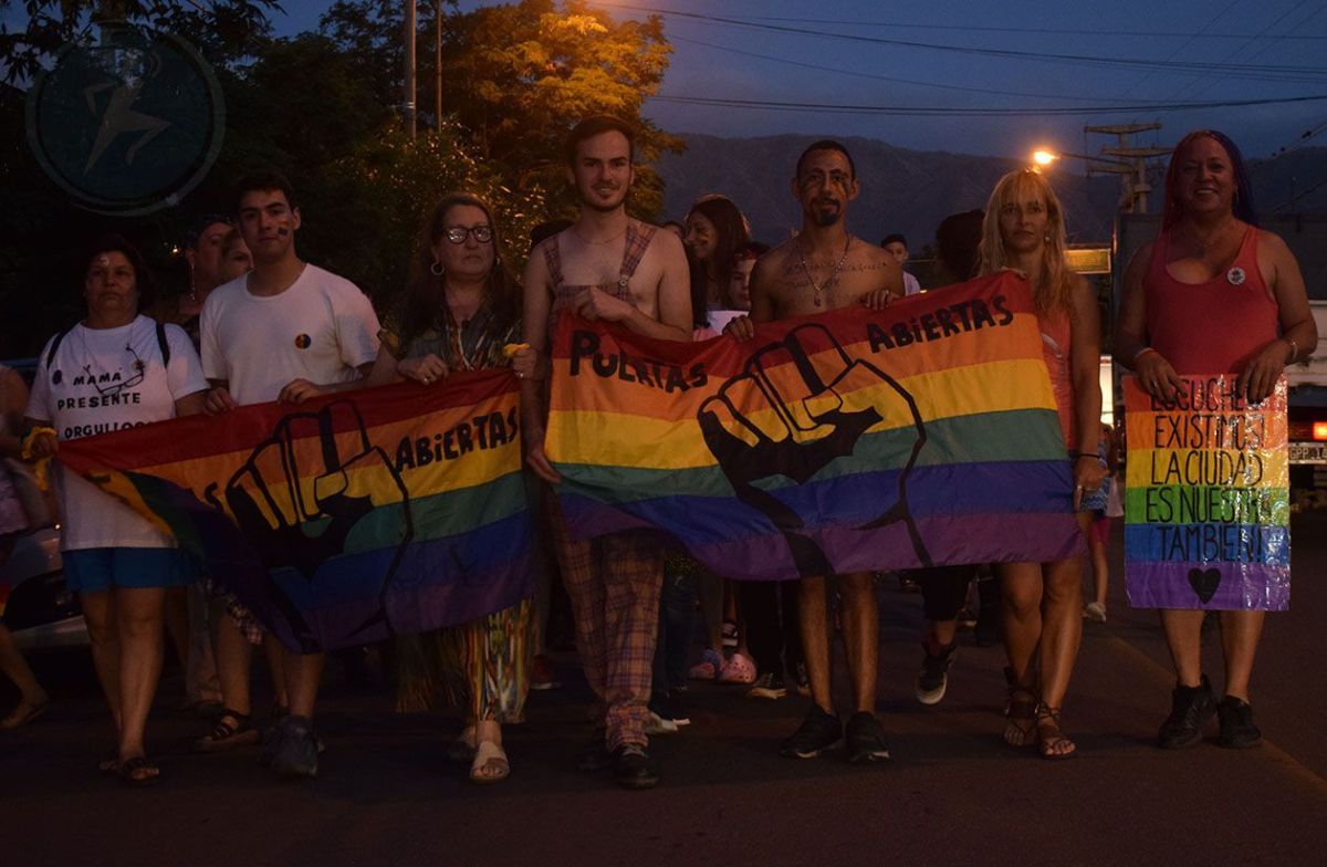 Merlo salió del closet y tuvo su primera marcha del orgullo LGBT+