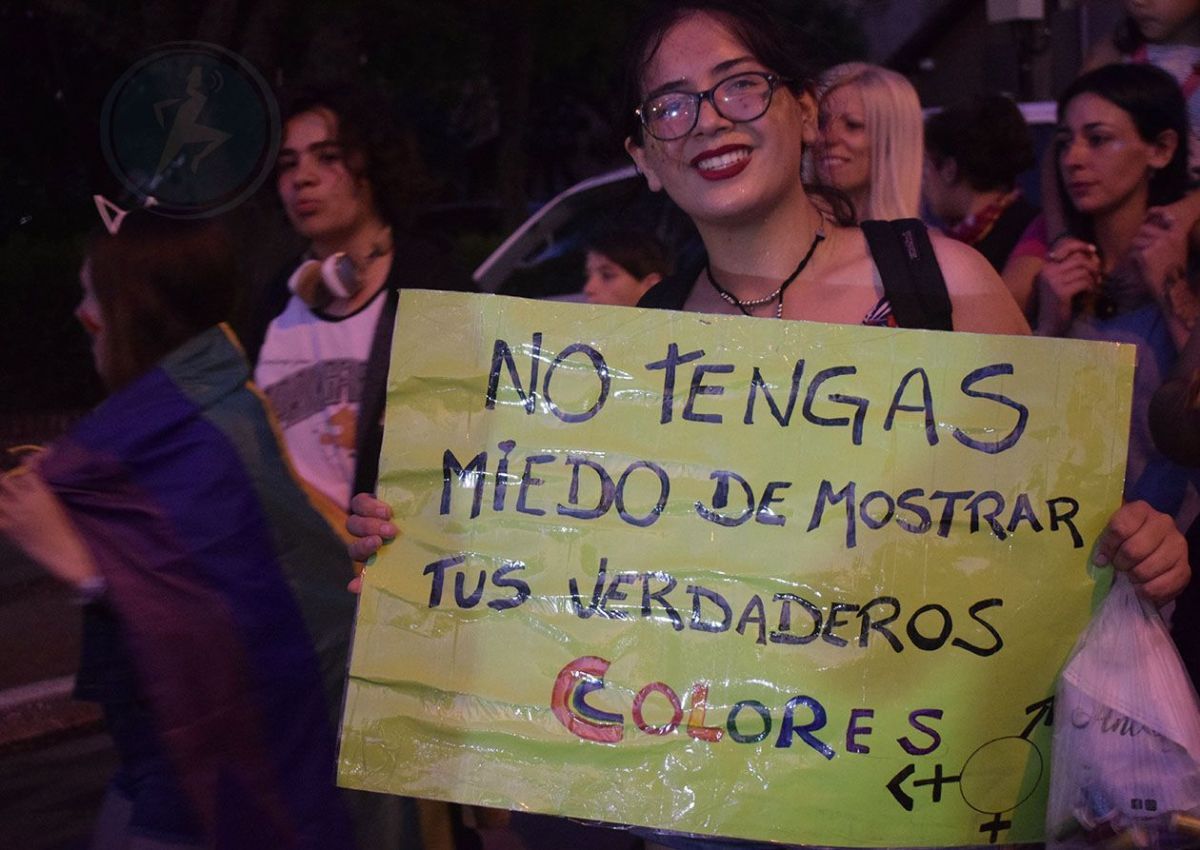 Merlo salió del closet y tuvo su primera marcha del orgullo LGBT+