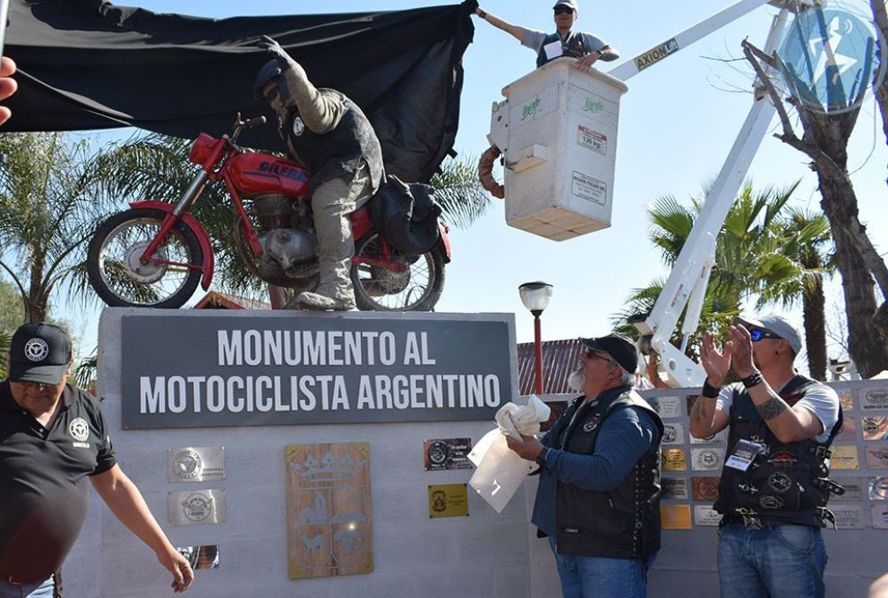 Más de 900 motoqueros copan la Villa de Merlo