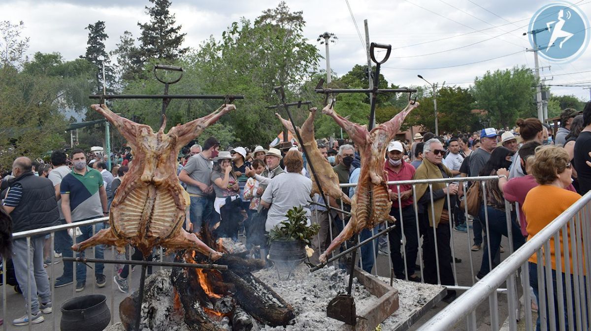 Otra Fiesta Nacional de la Carreta y los 101 Chivos multitudinaria en Carpintería