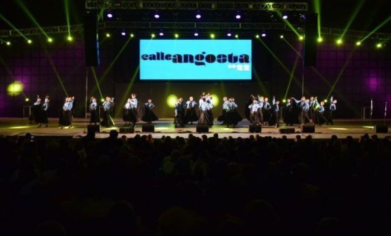 Confirmaron los artistas que se presentarán en la Calle Angosta 2023