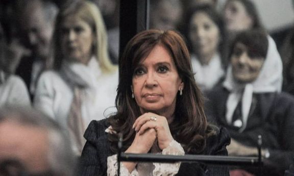 Cristina Kirchner criticó el gobierno de Milei y advirtió sobre la idea de dolarización