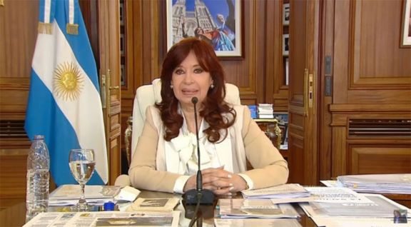 Cristina Kirchner fue condenada a 6 años de prisión e inhabilitación perpetua para ejercer cargos públicos